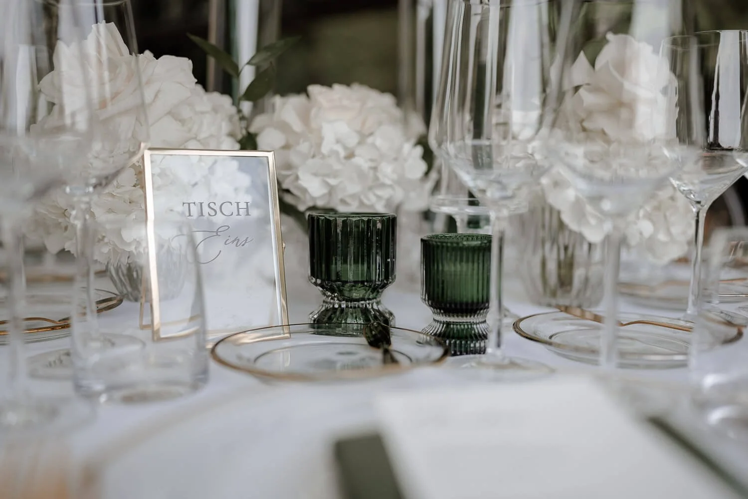 Elegant gedeckter Tisch