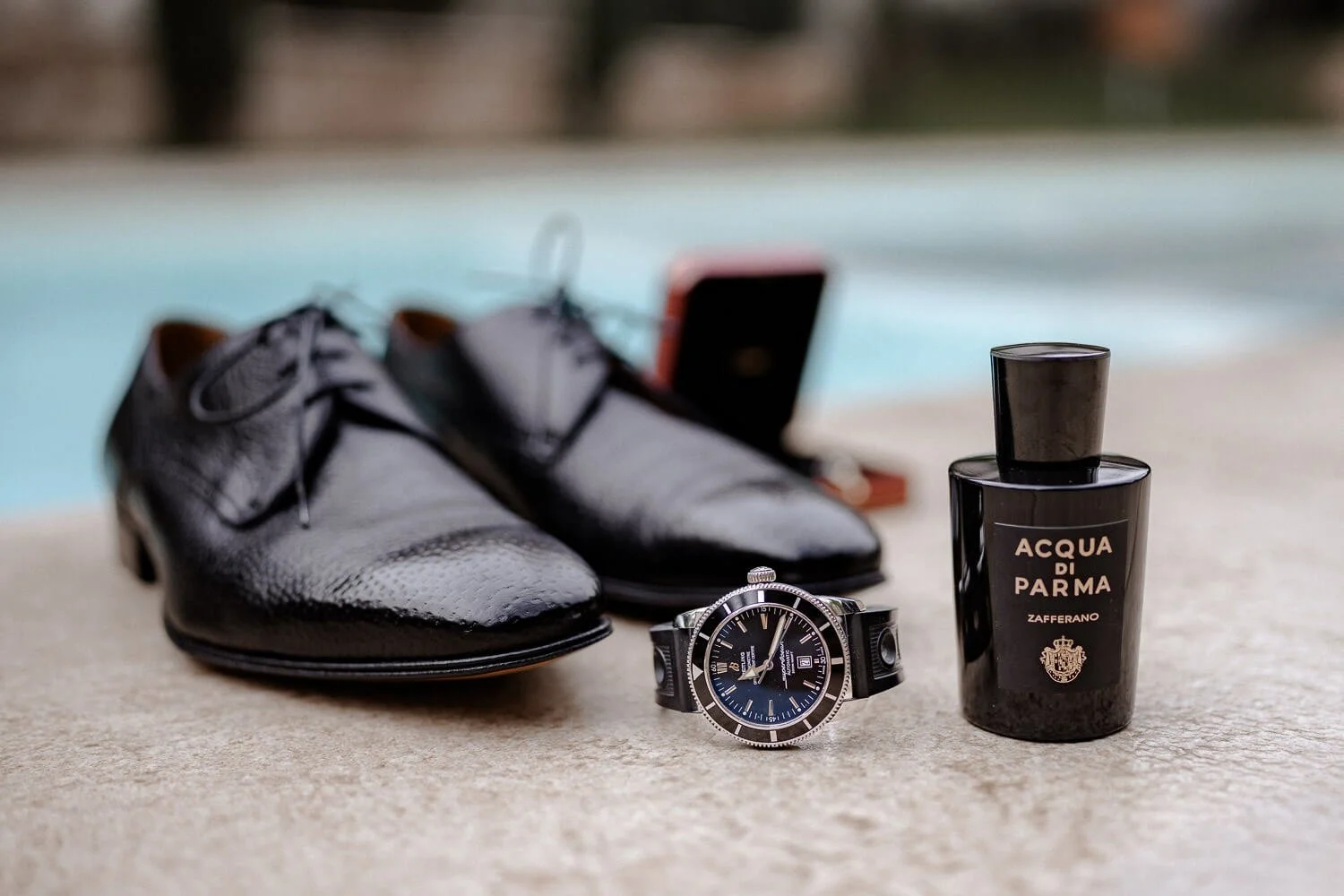 Details-Braeutigam-Parfum-Schuhe.jpg