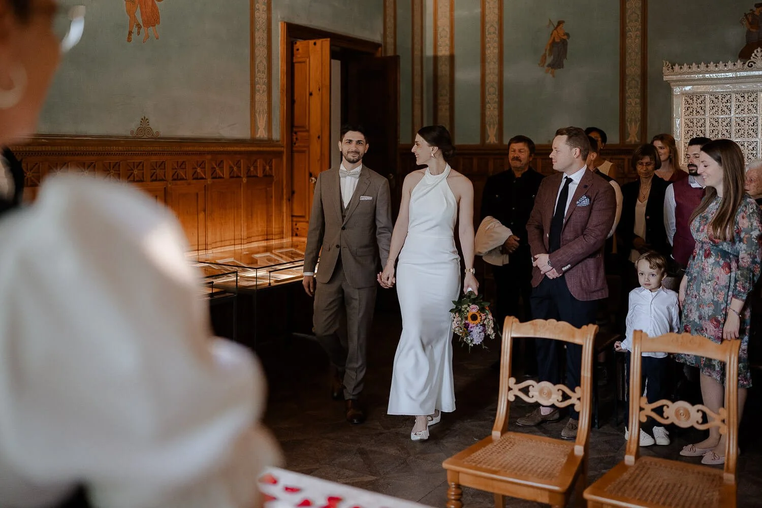 Einzug ins Trauzimmer mit Gästen – standesamt roseninsel