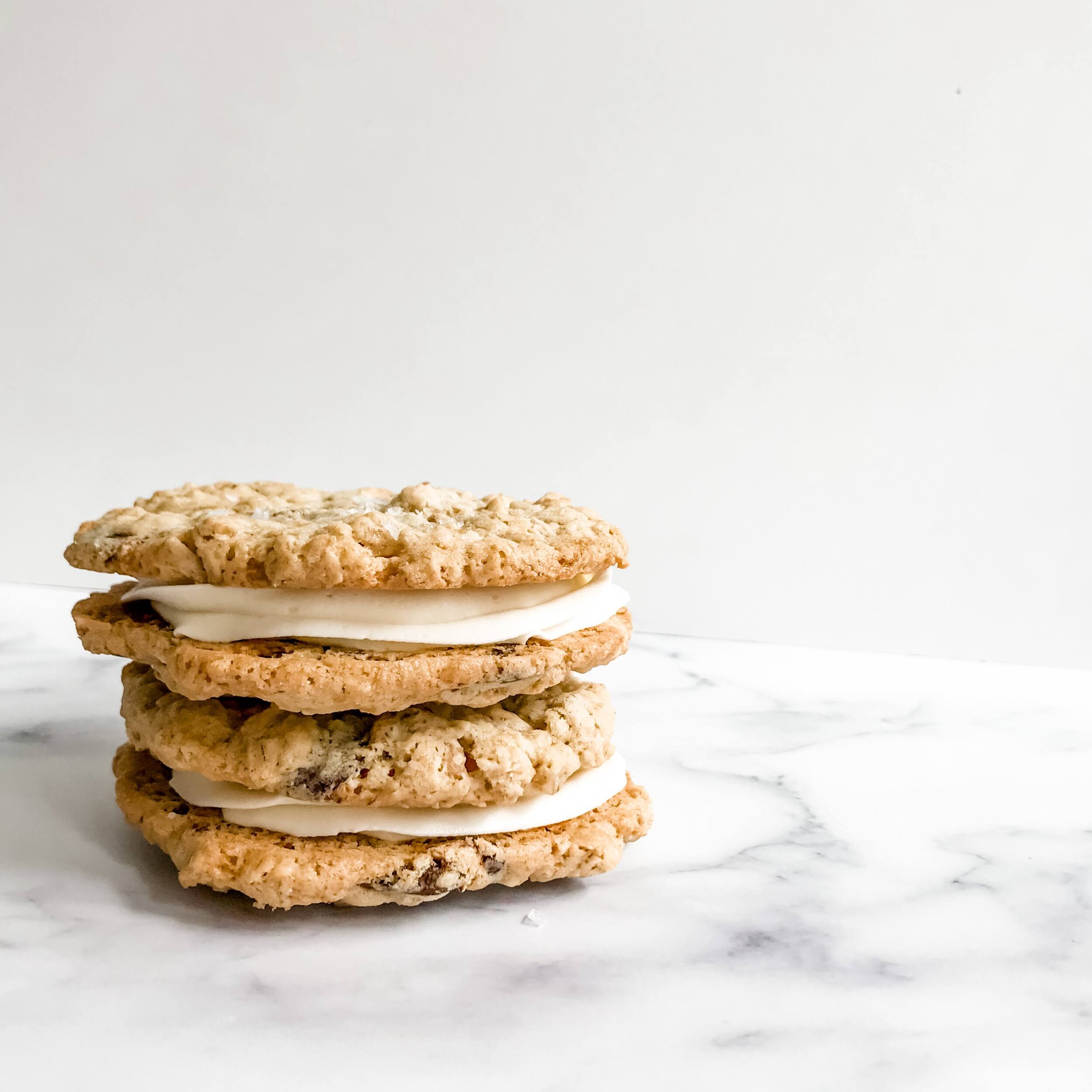 oatmeal chocolate chip buttercream sammiches