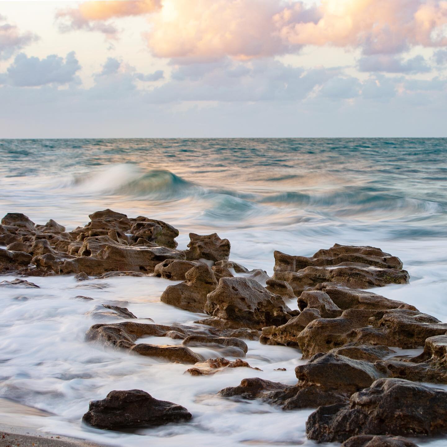 Solid as a rock. 🪨

#discoverjupiterfl #coralcovepark #pbcparks #longexposure #tequesta #tequestafl #jupiterisland #explorida #beachlife #beachlover #coastalliving #floridahorizon #oceandreaming #lovefl #pureflorida #staysaltyflorida #onlyinflorida 