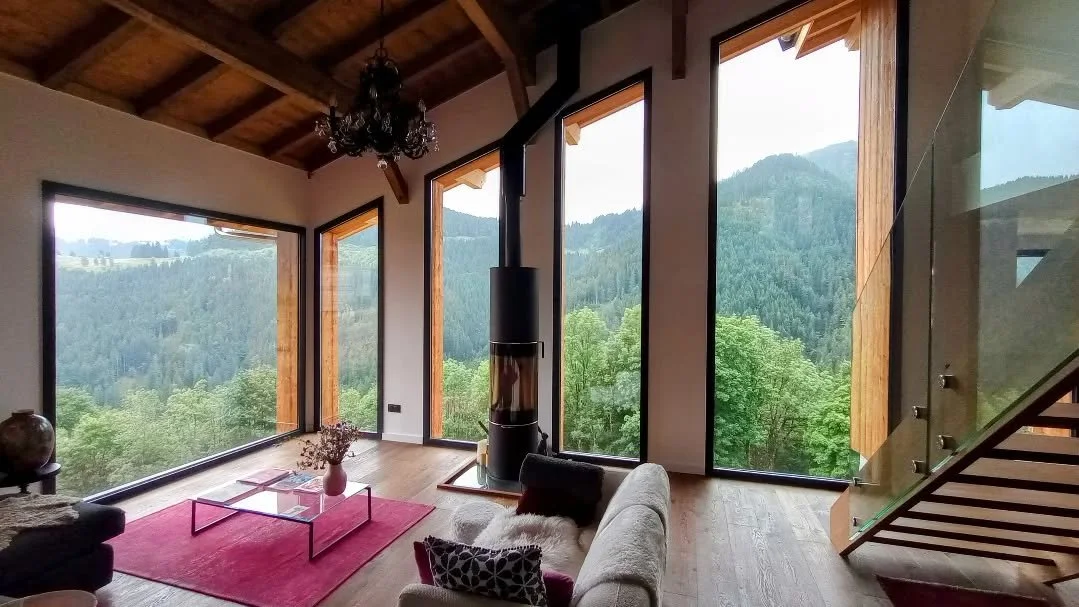 The client wanted a living room with a view... What do you think, did we hit the brief?

#chalet #construction #dreamhome #alpinechalet #mountains #view #panaramicview #architecture #floortoceilingwindows