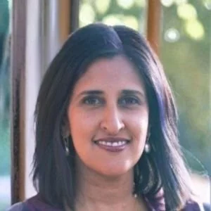 Dila Perera Headshot