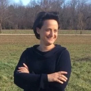 Julia Shanks Headshot