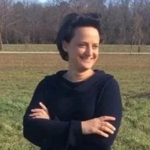 Julia Shanks Headshot