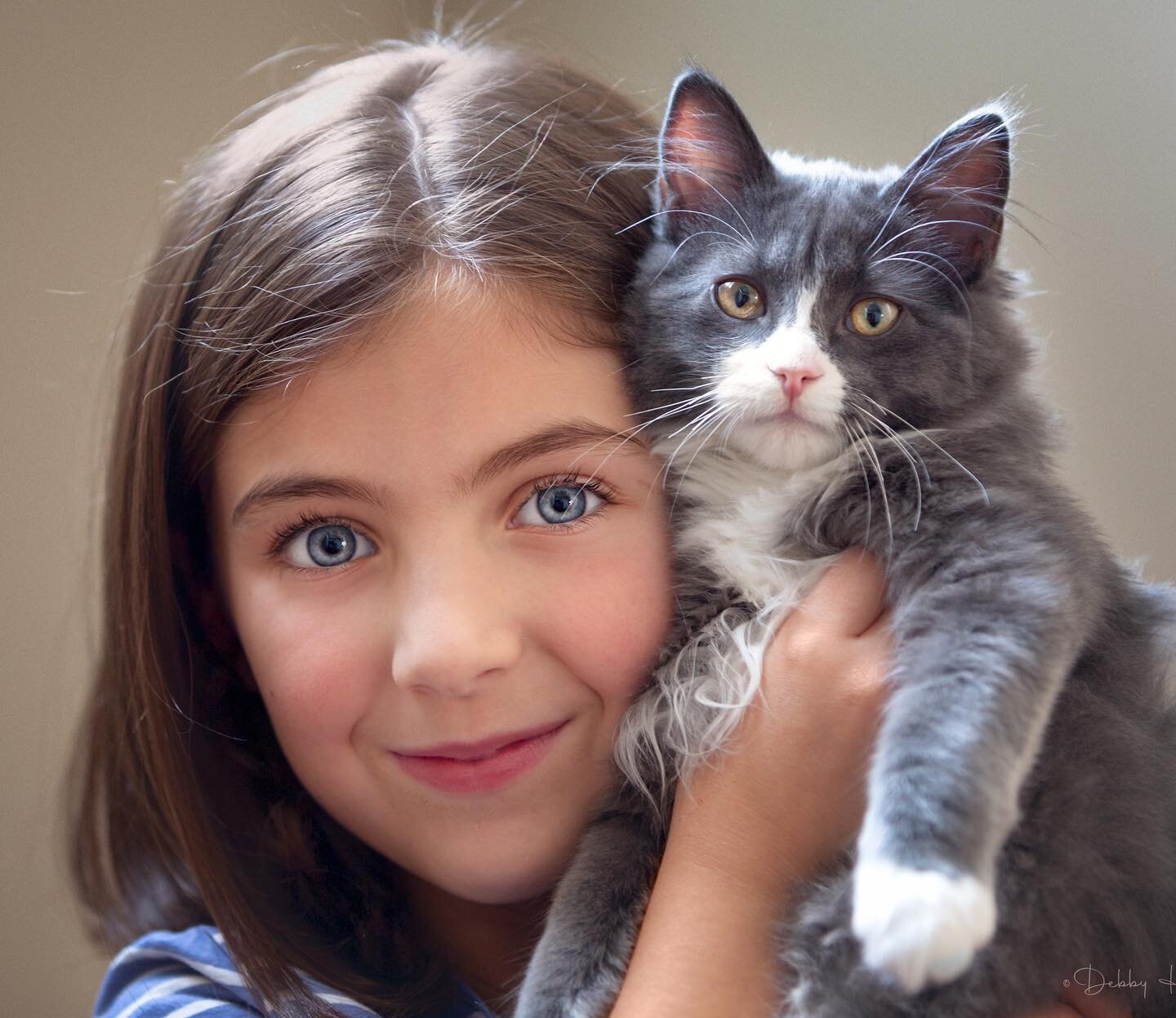 A girl and her kitty &mdash; I can&rsquo;t decide who is cuter, can you? ❤️
.
#nugget #aarcsalumni #aarcscats #girlswithkittens #tuxedocat #tuxedocatsofinstagram #rescuecat #rescuedismyfavoritebreed #adoptdontshop #debbyherold