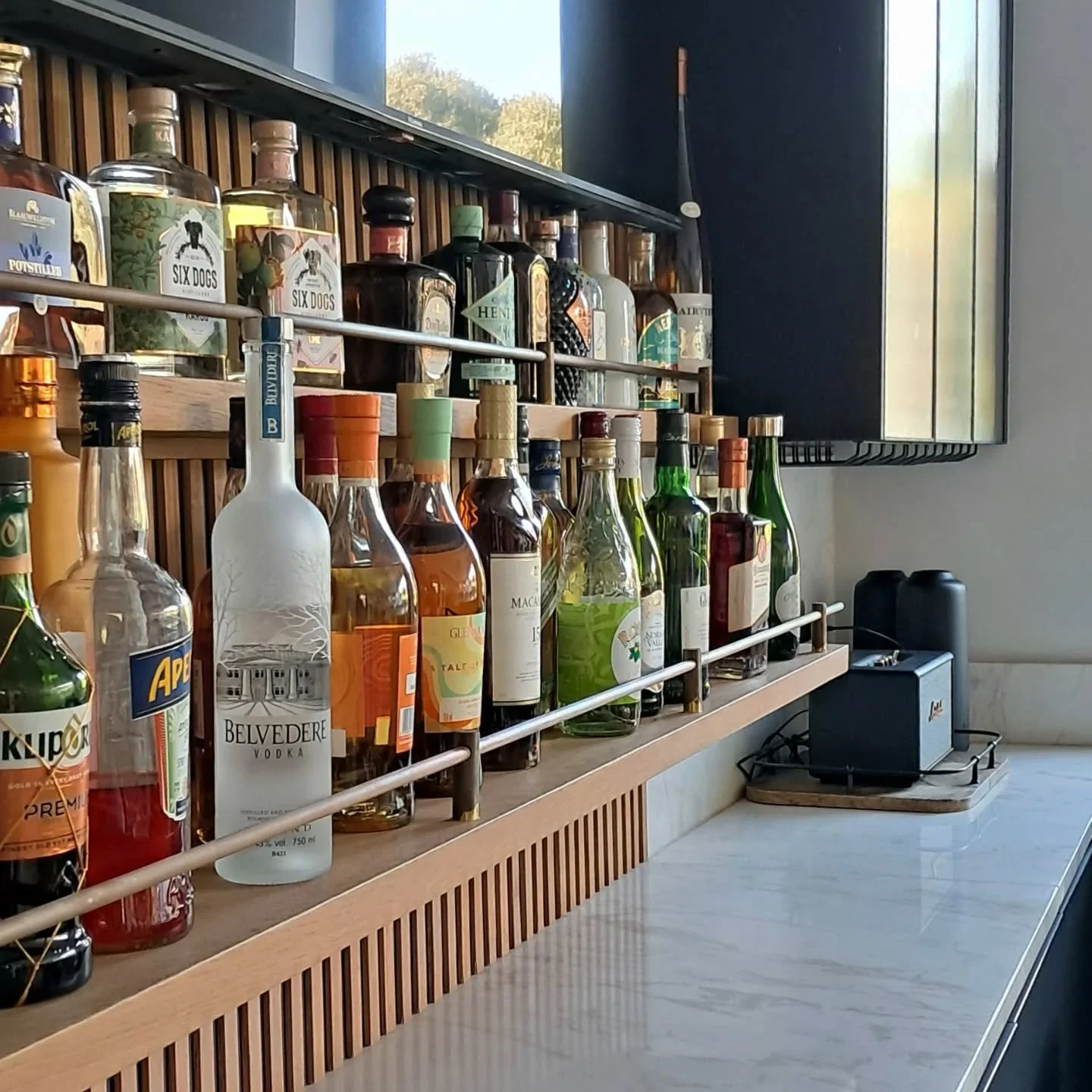 A great selection of drinks to suit everyone's taste. Hostess with the Mostest! @melissa_eblen