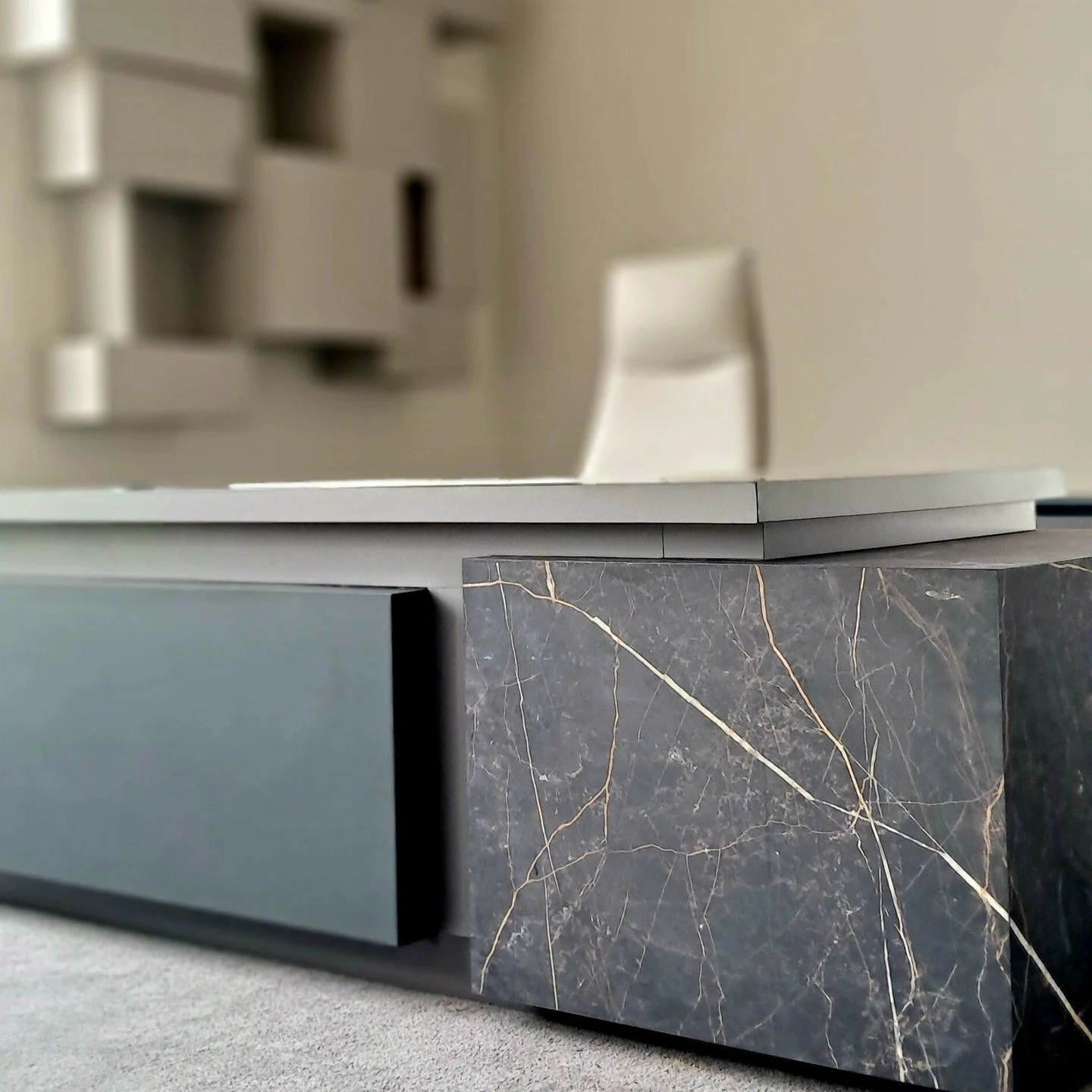 A workspace should feel as considered as the rest of your home.

Designed to balance a refined, corporate feel with warmth and comfort, this home office brings together clean lines, integrated storage, and a calm, focused atmosphere.

Because how we 