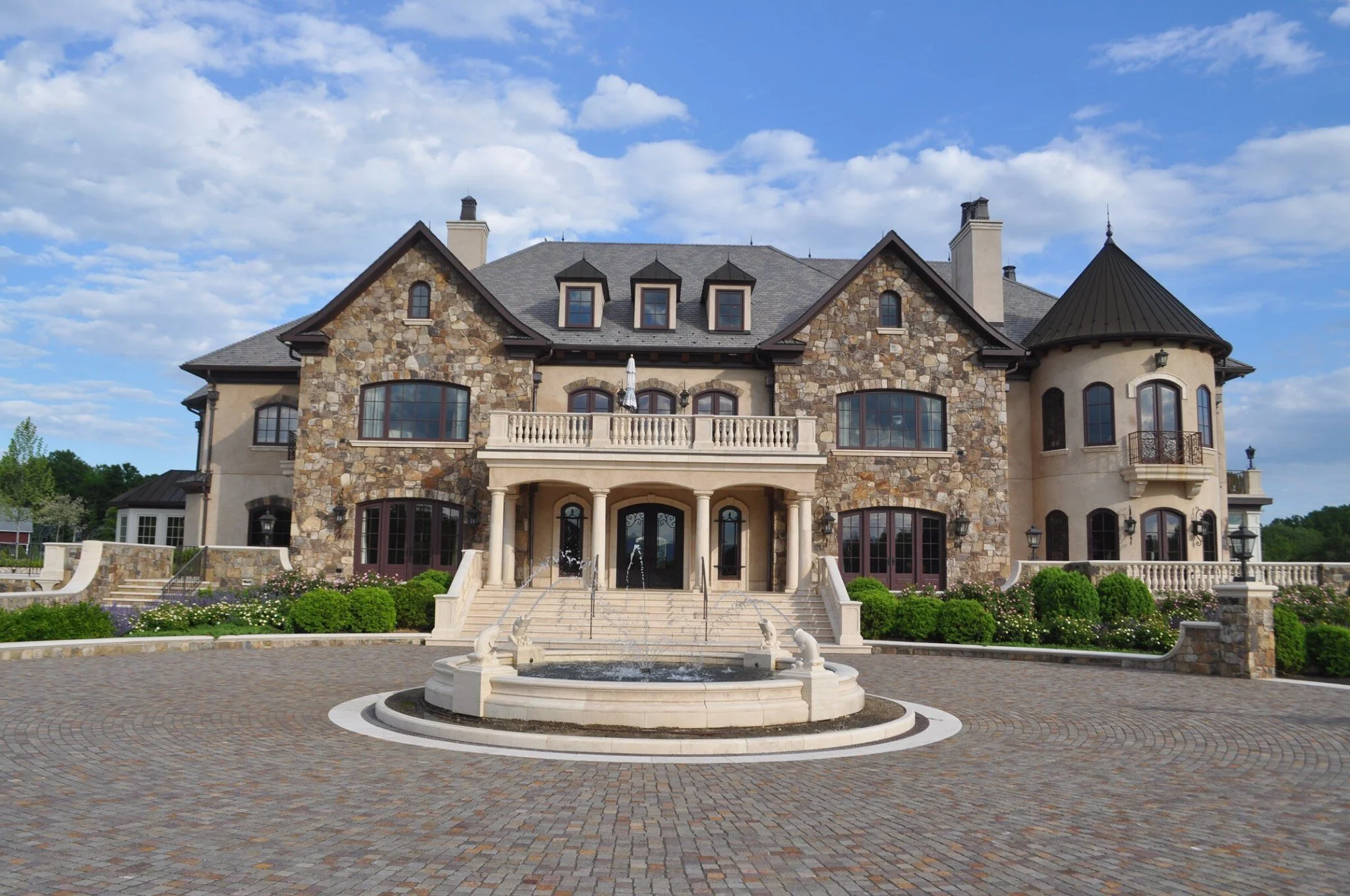 Cobble driveway.jpeg