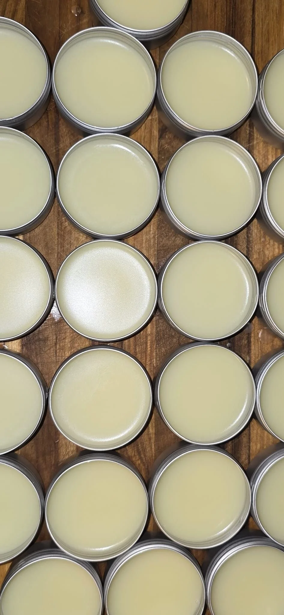 Cedar salves cooling in containers