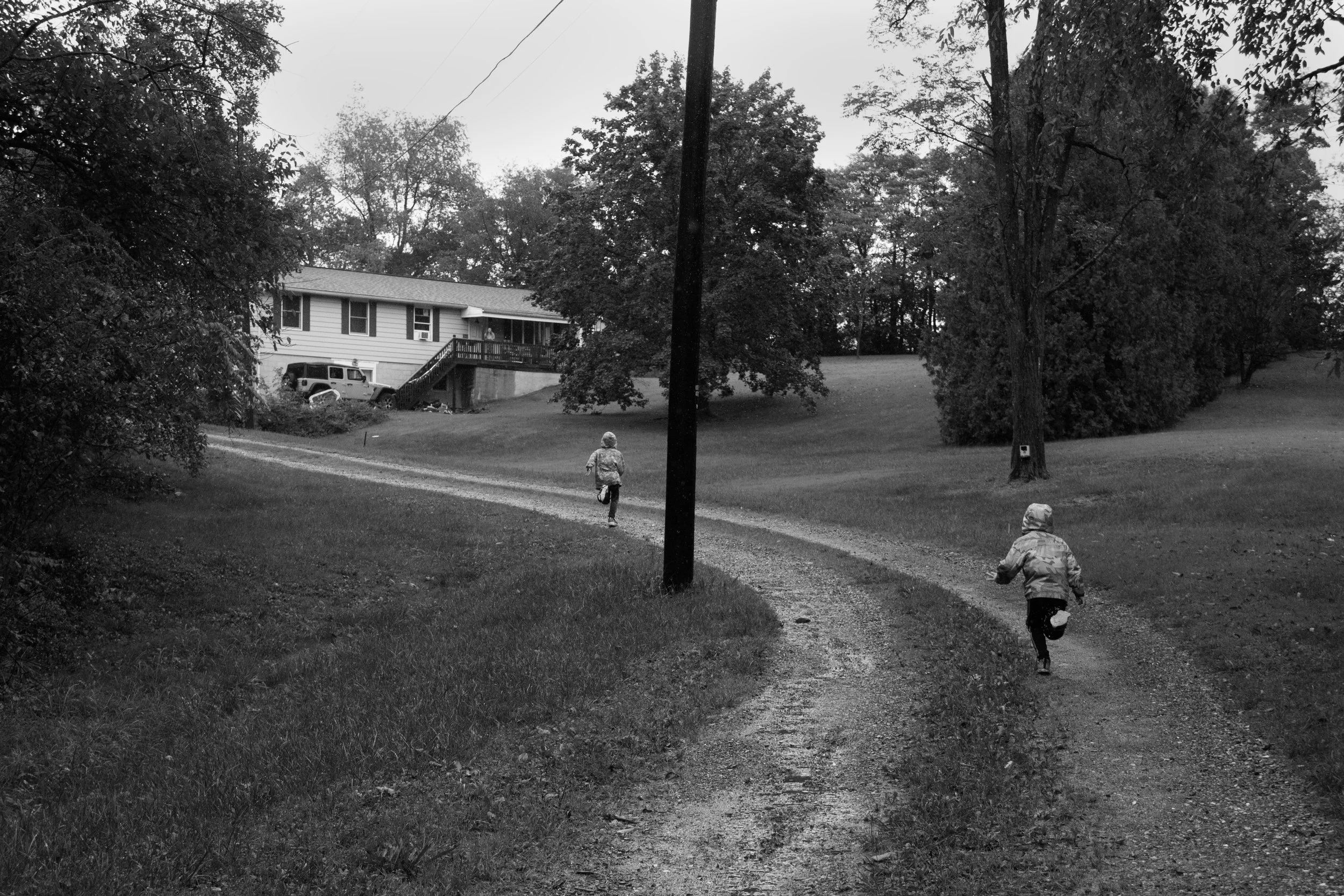 Hannah Aust_Time To Come Inside_3'4.6x2'4.5.jpg