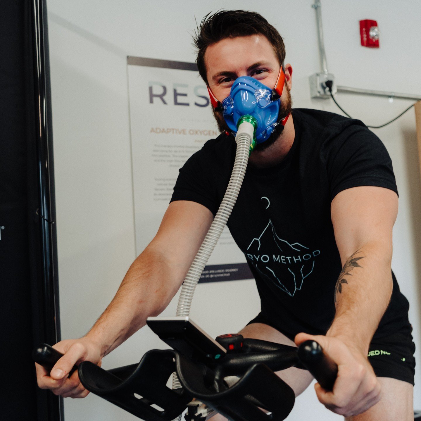 🌱 Do you know the overall wellness benefits of Adaptive Oxygen Training? 
-Delay age-related diseases
-Boost metabolism
-Mental clarity
-Improve sleep. 😴	

Visit RESET studio inside @vrtxfitness and book your session now!

#AdaptiveOxygenTraining #