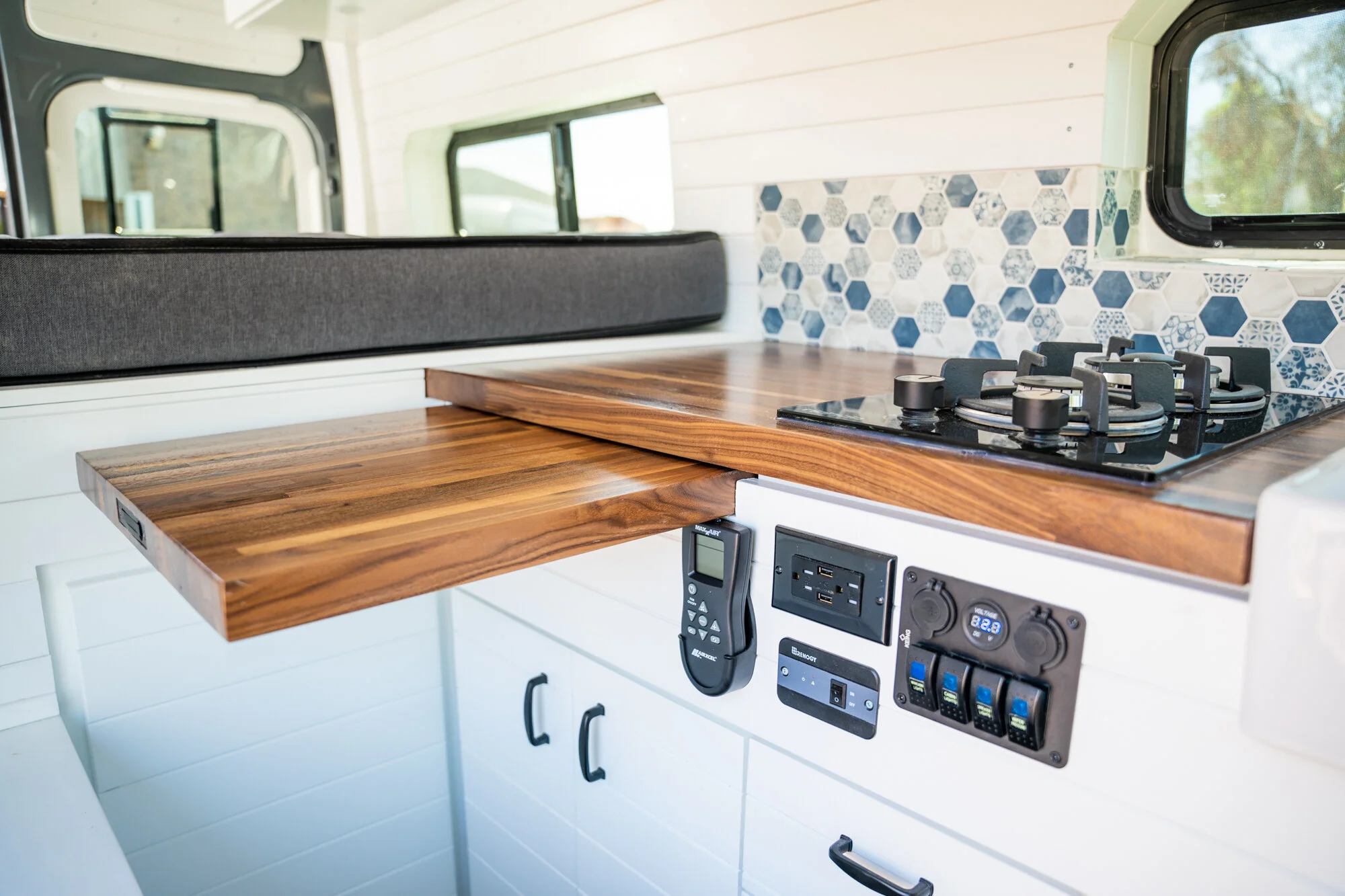 Tommy Van_Karl-32.jpg