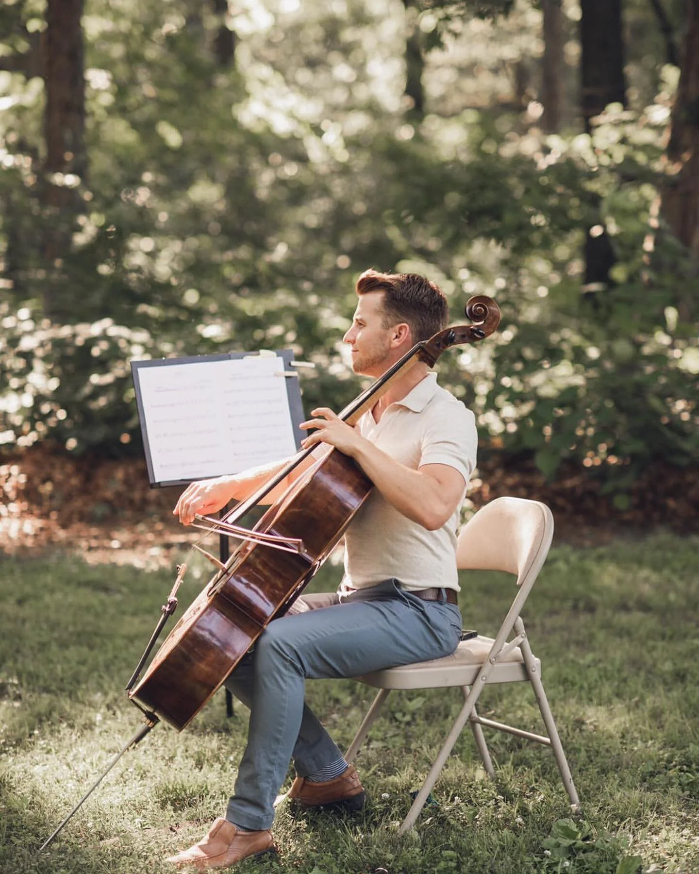 Not pictured: mosquitos taking full advantage of my hands being preoccupied. 

It was worth it for the pic 😂

#music #cello #cellist #livemusic #weddingmusic #stringinstruments #classicalmusic #canoninD #bridalparty #outdoorwedding #weddingvenue #in