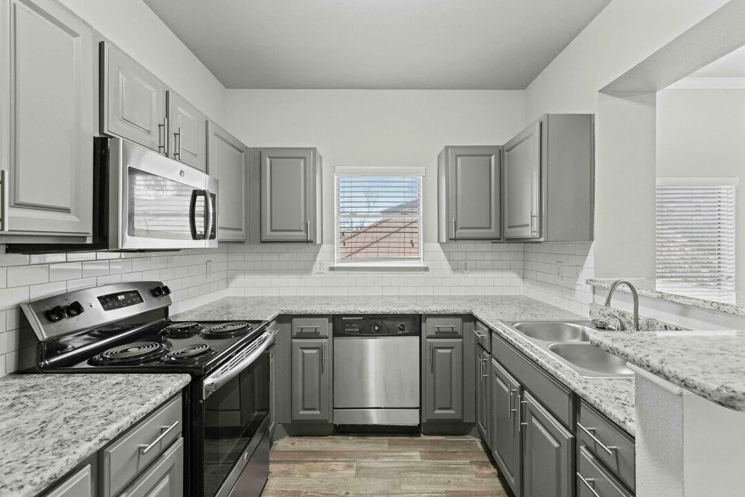 beckley-apartments-houston-tx-kitchen.jpg