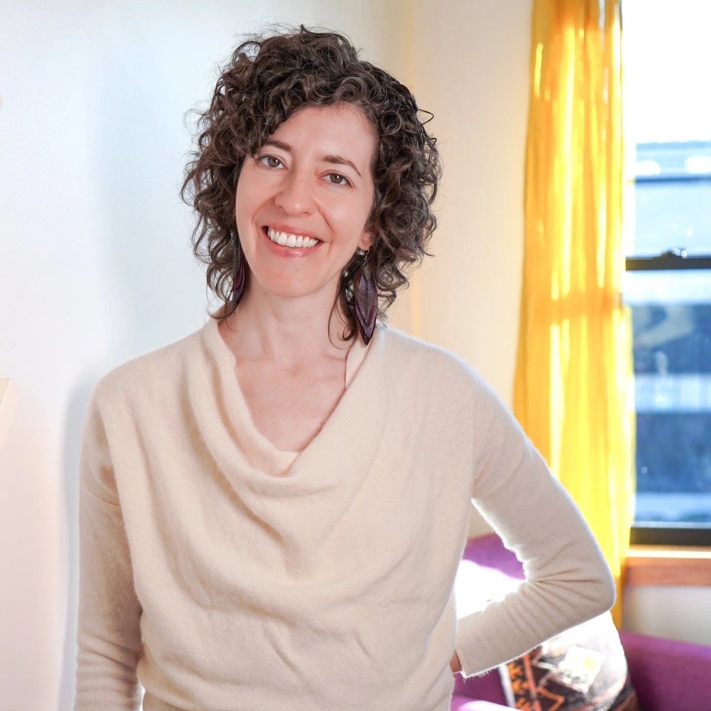 Check out the updated healing notes: https://www.drmaurasullivan.com/journal/healing-notes-vidhra-acupuncture
featuring Vidhra Jackiw a gifted healer and acupuncturist