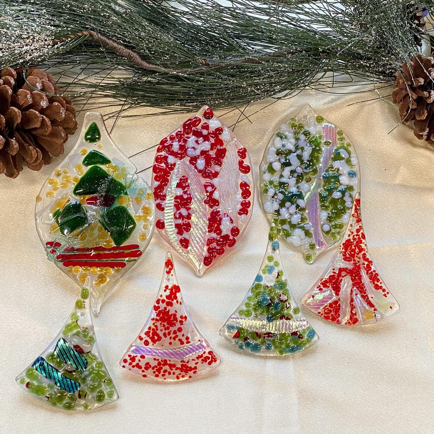 OUR FUSED GLASS ORNAMENT CLASS IS BACK! 🎄🎁

Our first class is Wednesday, November 15th. Spaces are limited so don&rsquo;t miss out! 

Sign up at 
www.shedbrandstudios.com