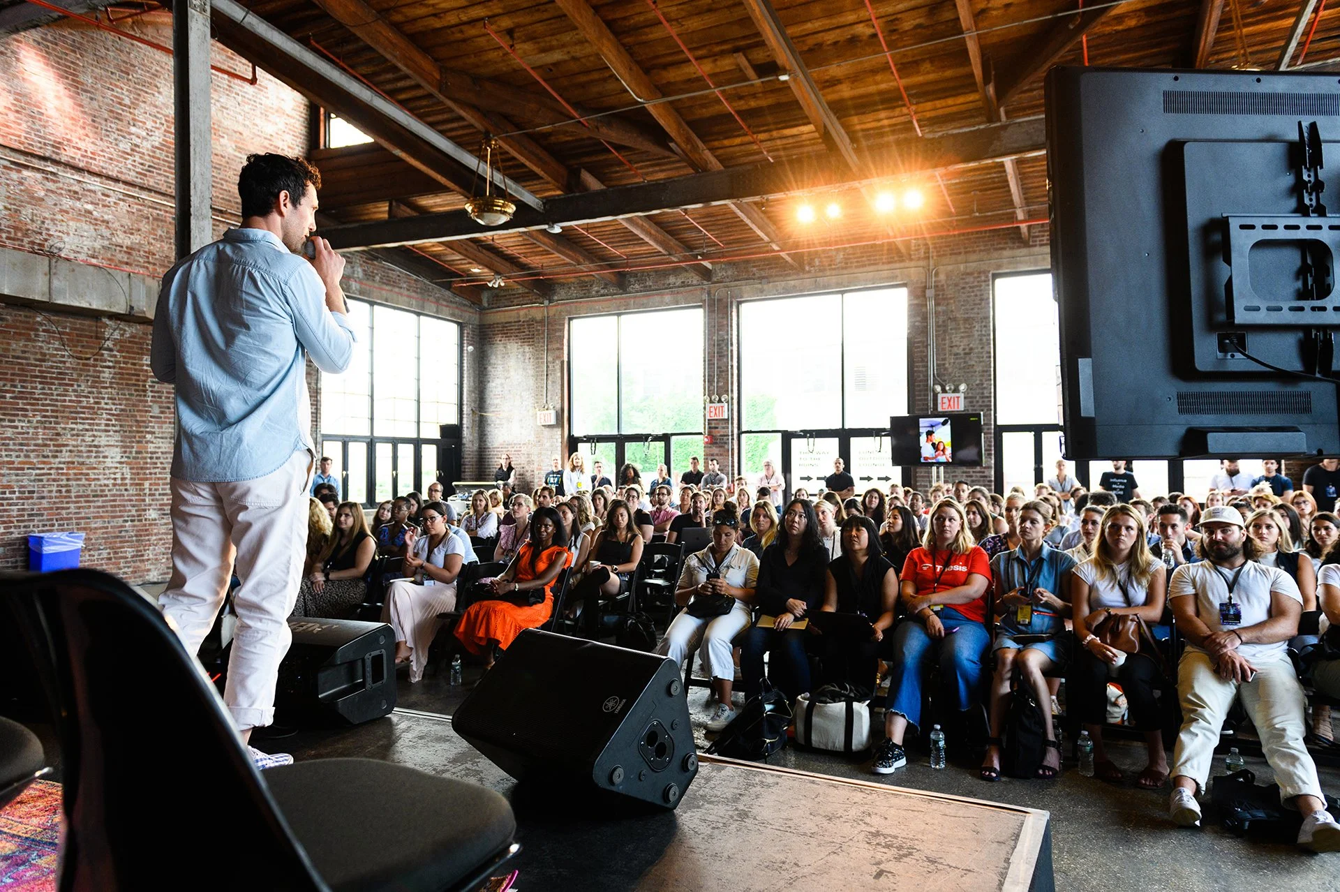 TRACK AUDIENCE 2.JPG