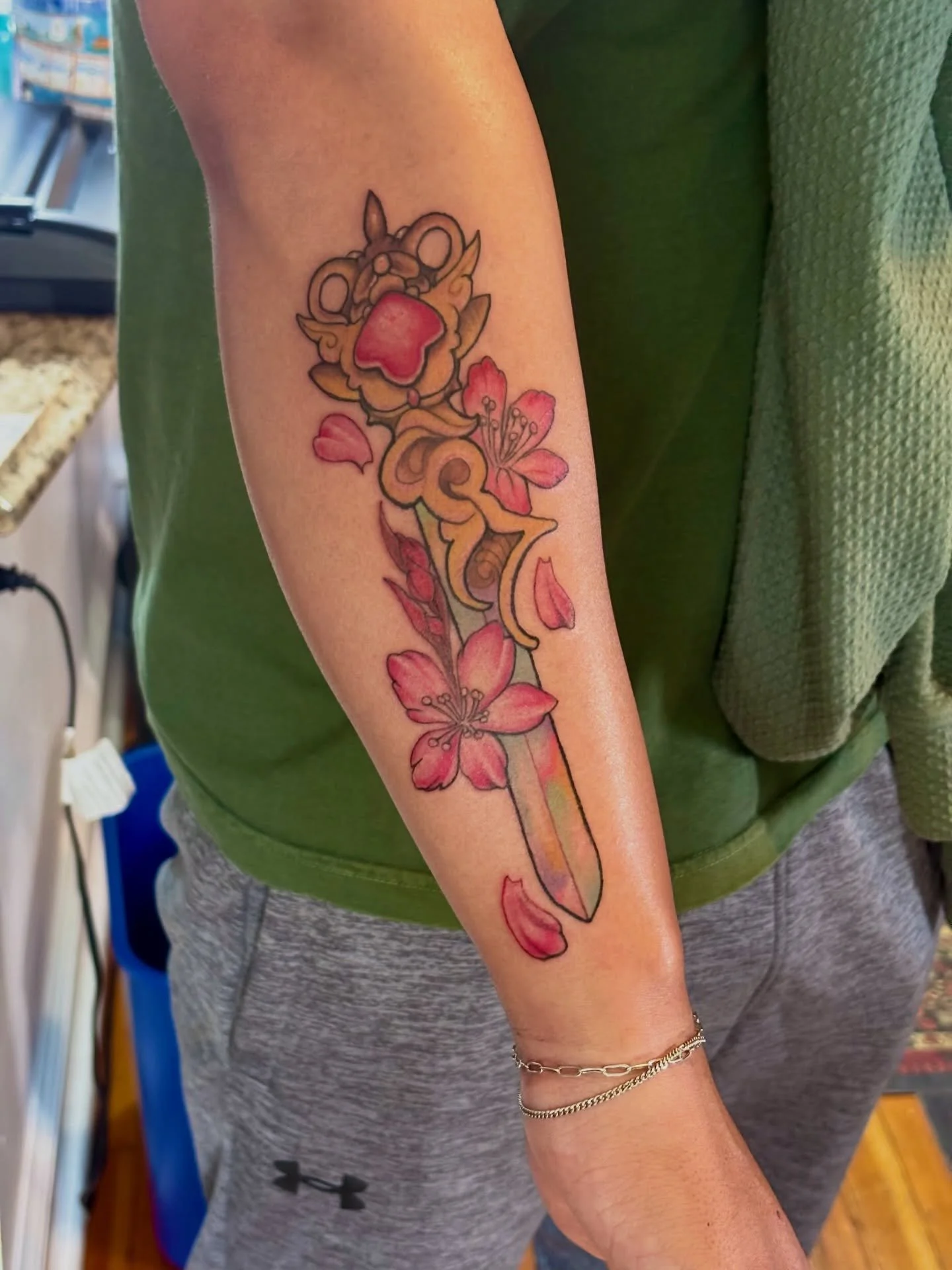 Cherry blossom dagger from my custom designs, there&rsquo;s 2 daggers still available from my flash sheet! Thanks Tim! ❤️

@time_bomb_tattoo