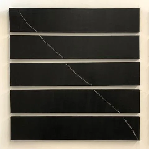 一切背後 都有它獨有的故事
Behind The Scenes, 2019