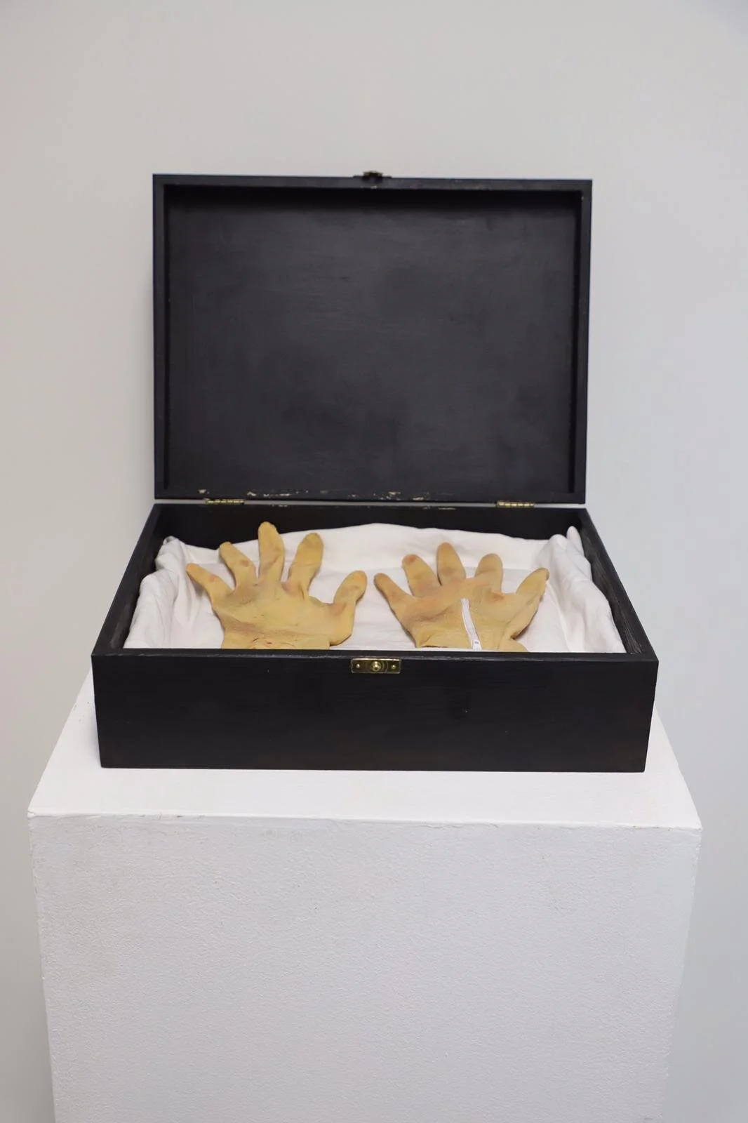 Grandma’s Hands (po⁴ po⁴⁻² ge³ sau²),2021