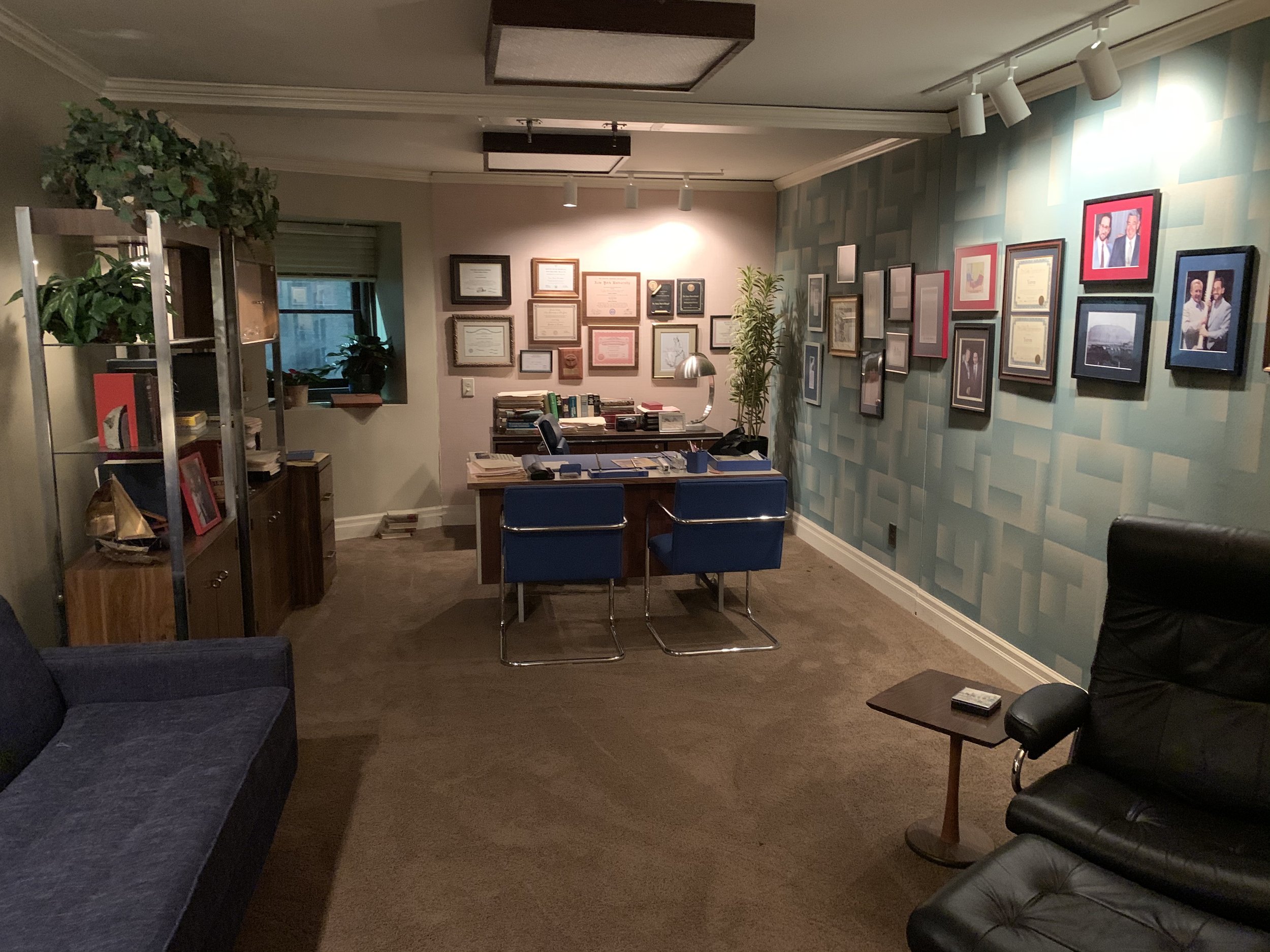 Int. Ike's Office (build)