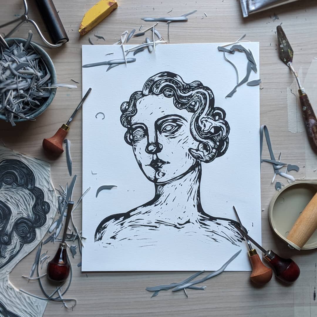 Carving my puppet and packaging prints today. Bringing this one to the @stonearch_fest this weekend!
.
.
.
.
.
.
#linocutart #blockprinting #handmadeart #linoart #linocut #smallartist #smallbusiness #mnart #mnmaker #medusa #workofart #artsy @blickart