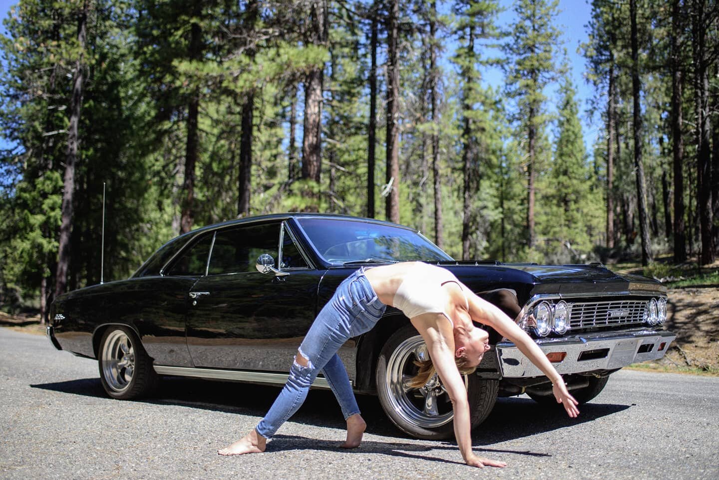 For lack of anything to post, here's a #FrontEndFriday for ya!
.
We were supposed to go hiking today, but it's raining so we are having a lazy-ish day at home instead.
.
I actually have plenty to post, I just don't like to post the same outfit &amp; 