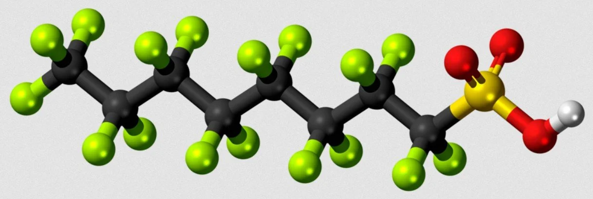 Green fluorine and black carbon atoms