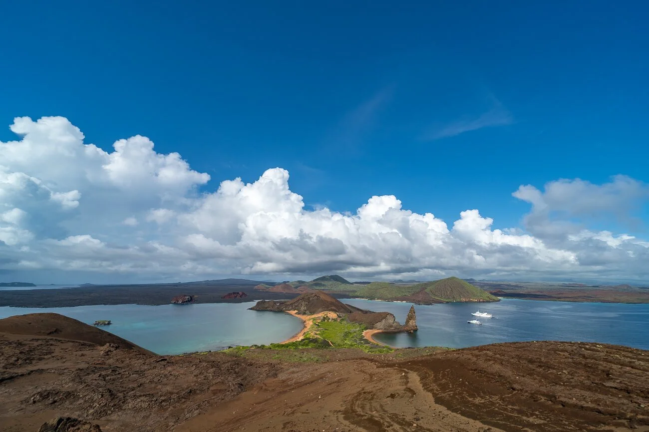 Viaje a las Galápagos: conservación, turismo pionero y especies no tan populares / Travel + Leisure en Español.
October, 2025.
(Words and images)