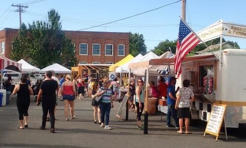 Love Where You Live: Thursday Market and Food Truck Corral!
