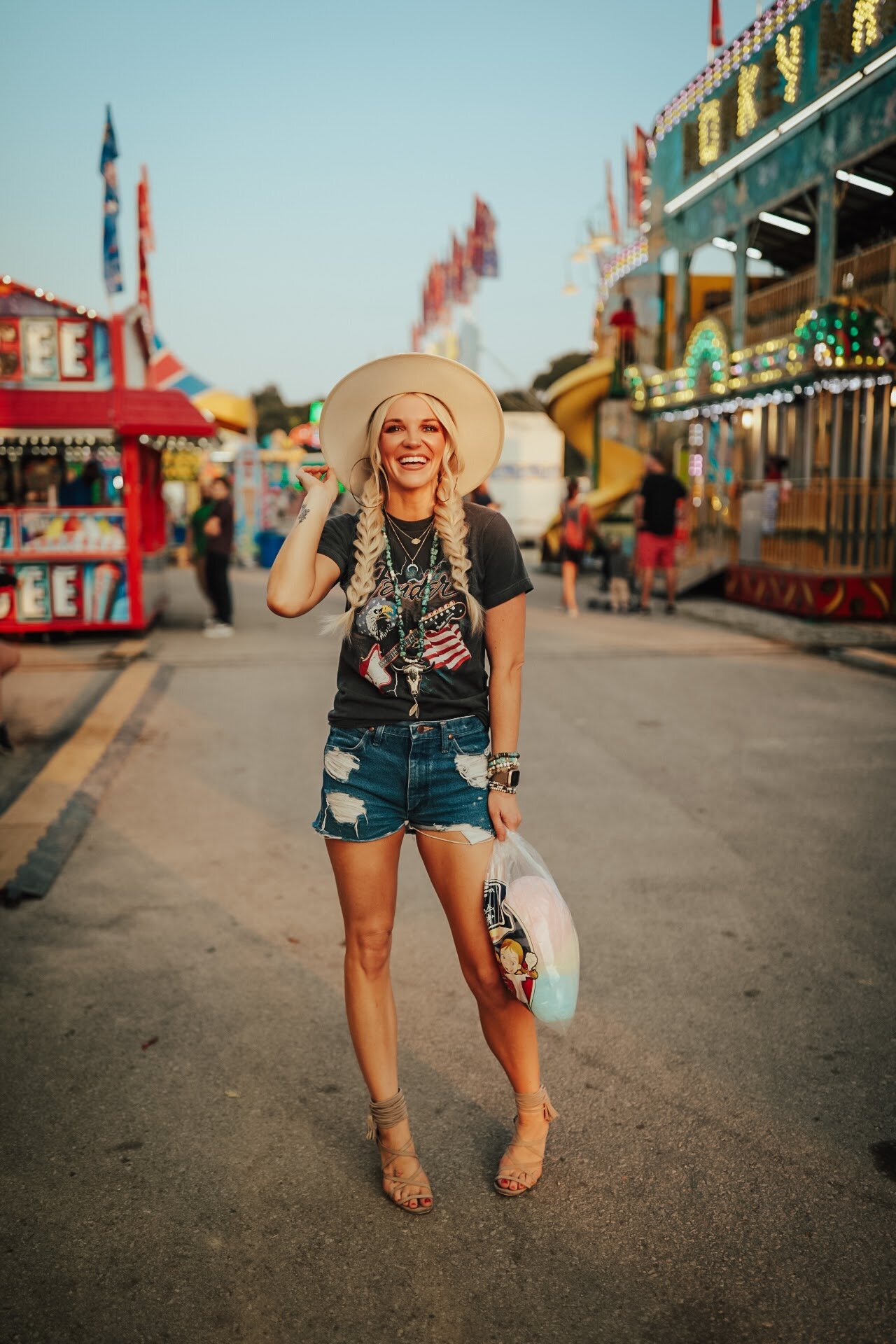 BRITNEE KELLOGG