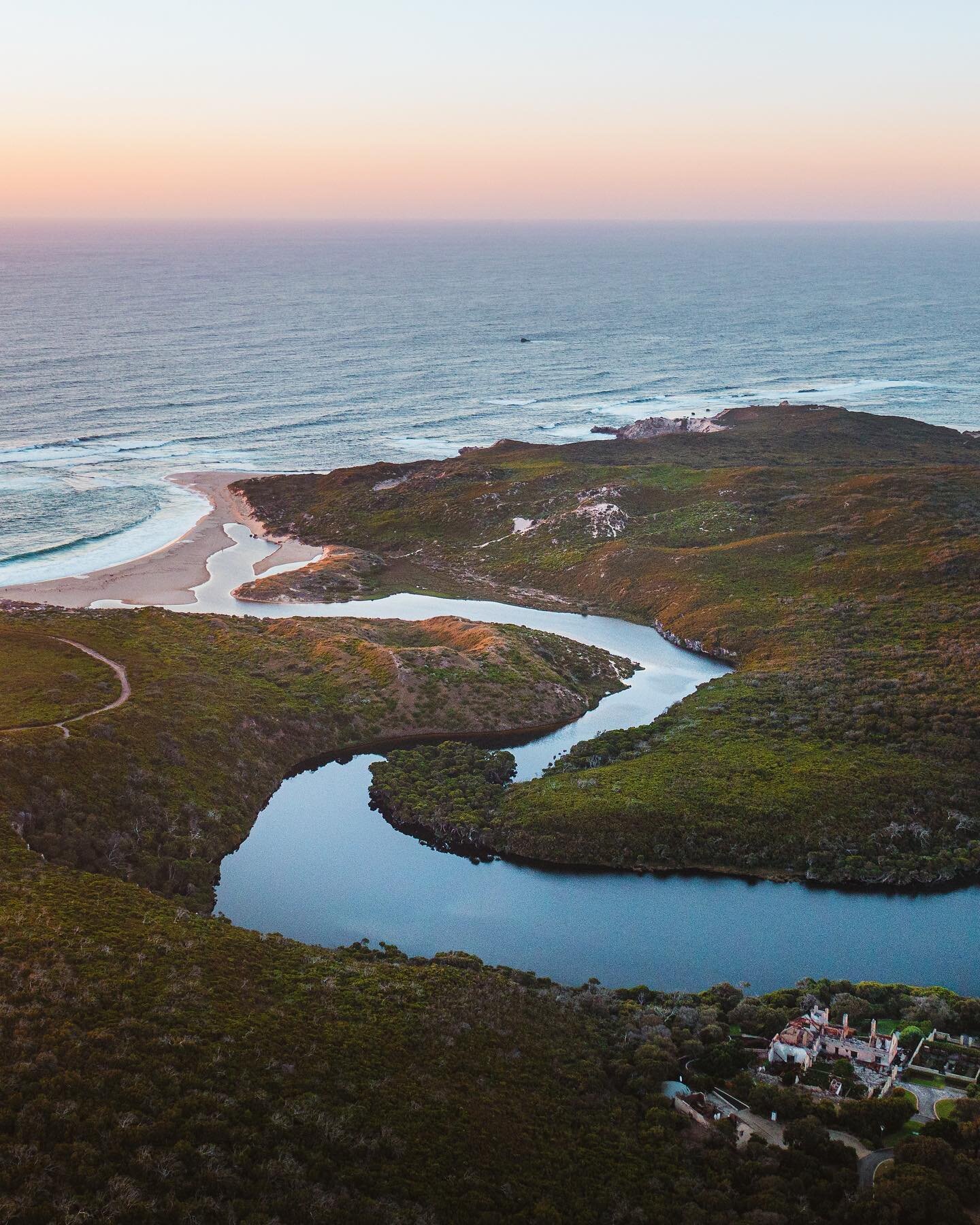 Sunset over Margaret River 🌅

#wanderoutyonder #thisiswa #seeaustralia #perthisok #australiassouthwest