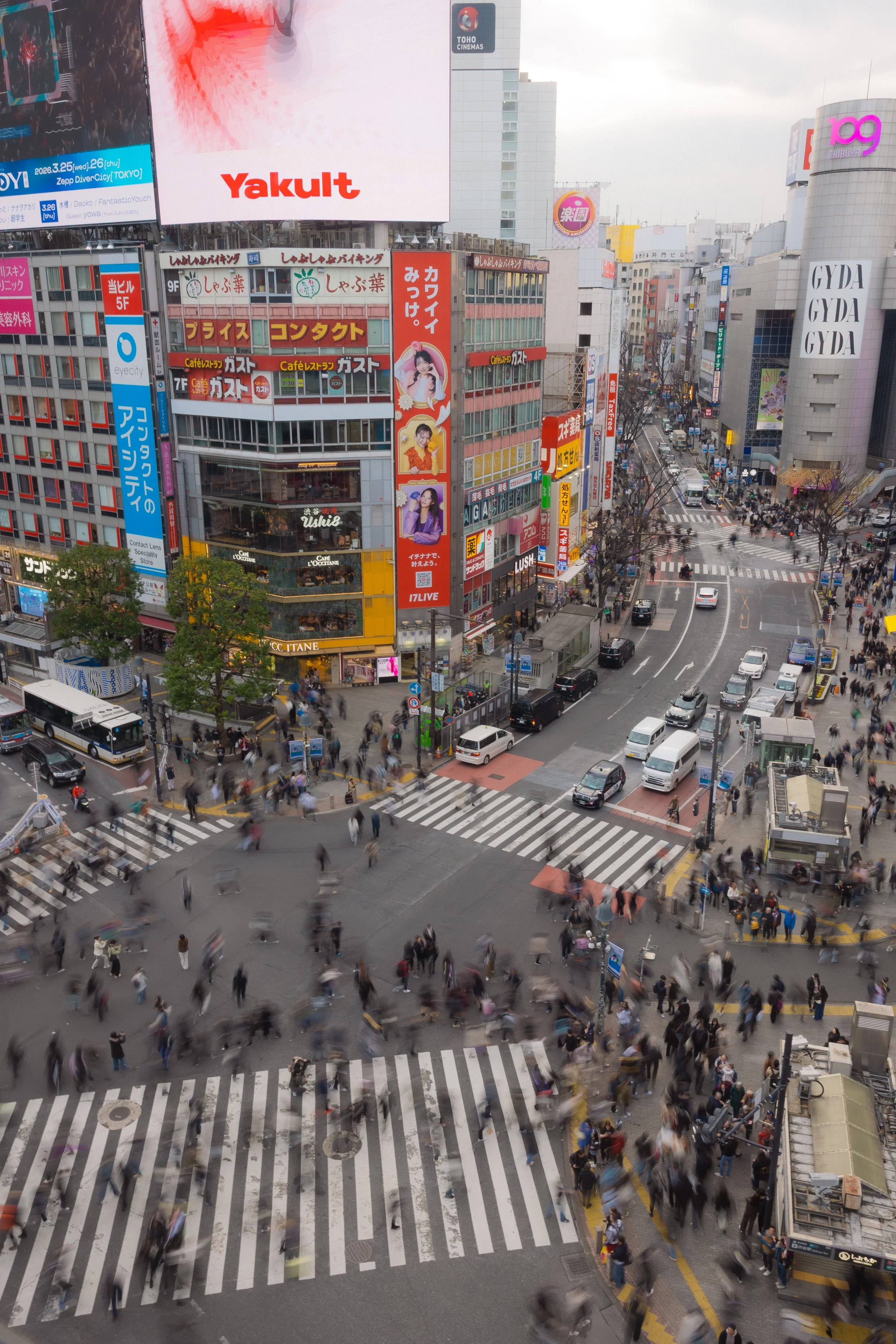 tokyo-shibuya-crossing-urban-nicole-leclair-photography.jpg