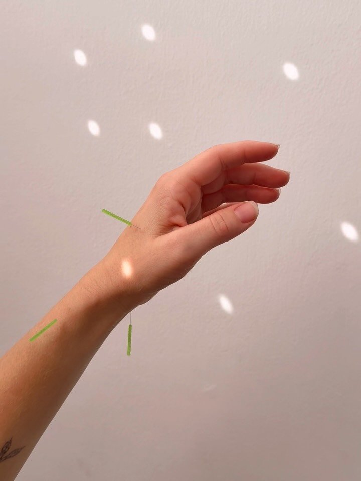 My last community acupuncture class is this Saturday, November 22, from 12-1pm. Come join me at the @empoweredyoga West Adams space for the last time this year. We will focus on grounding techniques for our mind and body ~ to combat all the things th