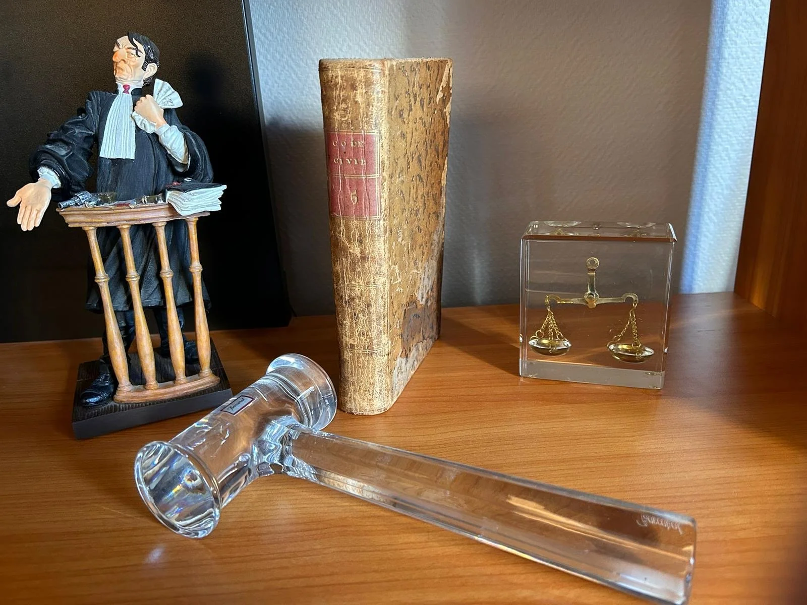  Dynamique et à l’écoute, le Cabinet de Maître Frédéric DUTIN est réputé pour son expertise dans divers contentieux, notamment en droit pénal, familial et en matière de préjudice corporel 