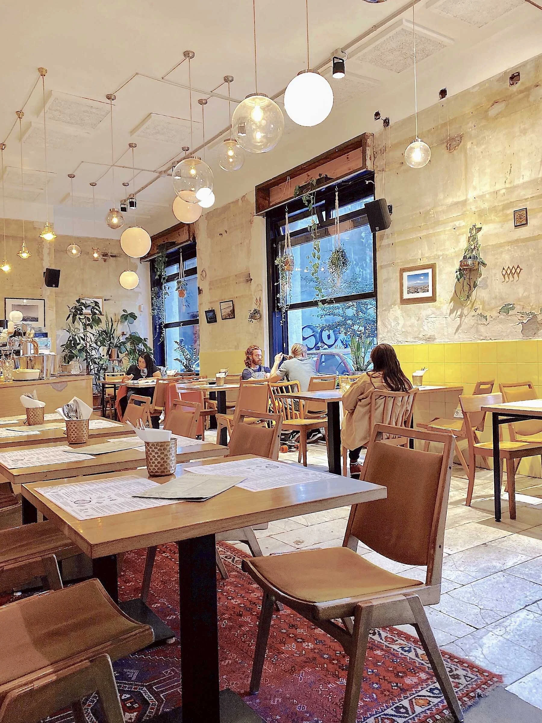 where-to-eat-in-budapest-dobrumba-tables.jpg