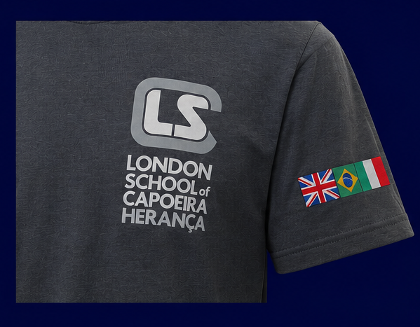 Grey t shirt close up.png