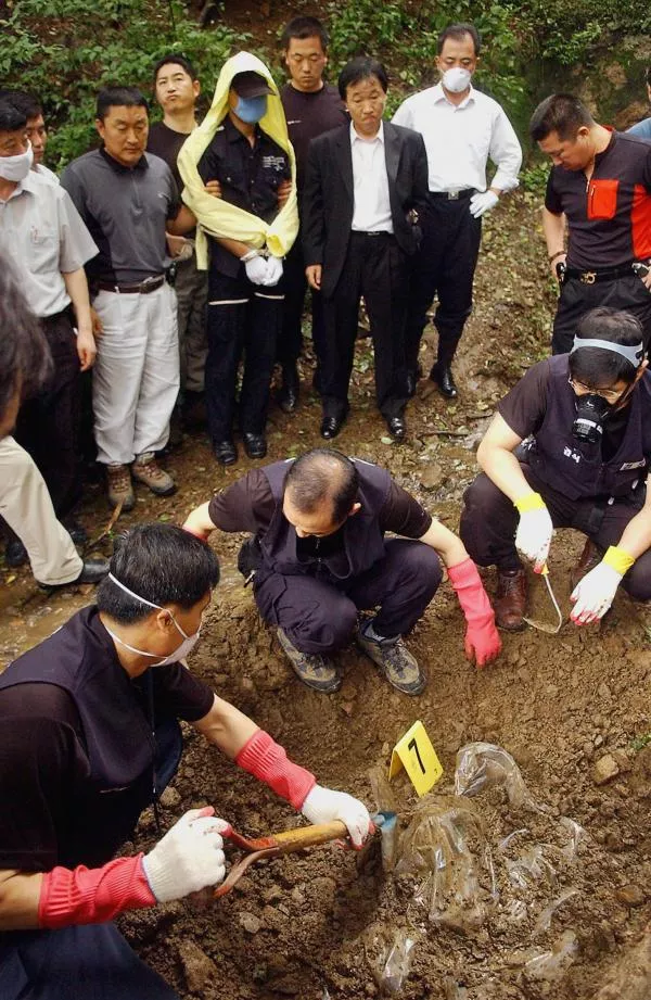 122 Yoo YoungChul O Assassino da Capa de Chuva — Modus Operandi