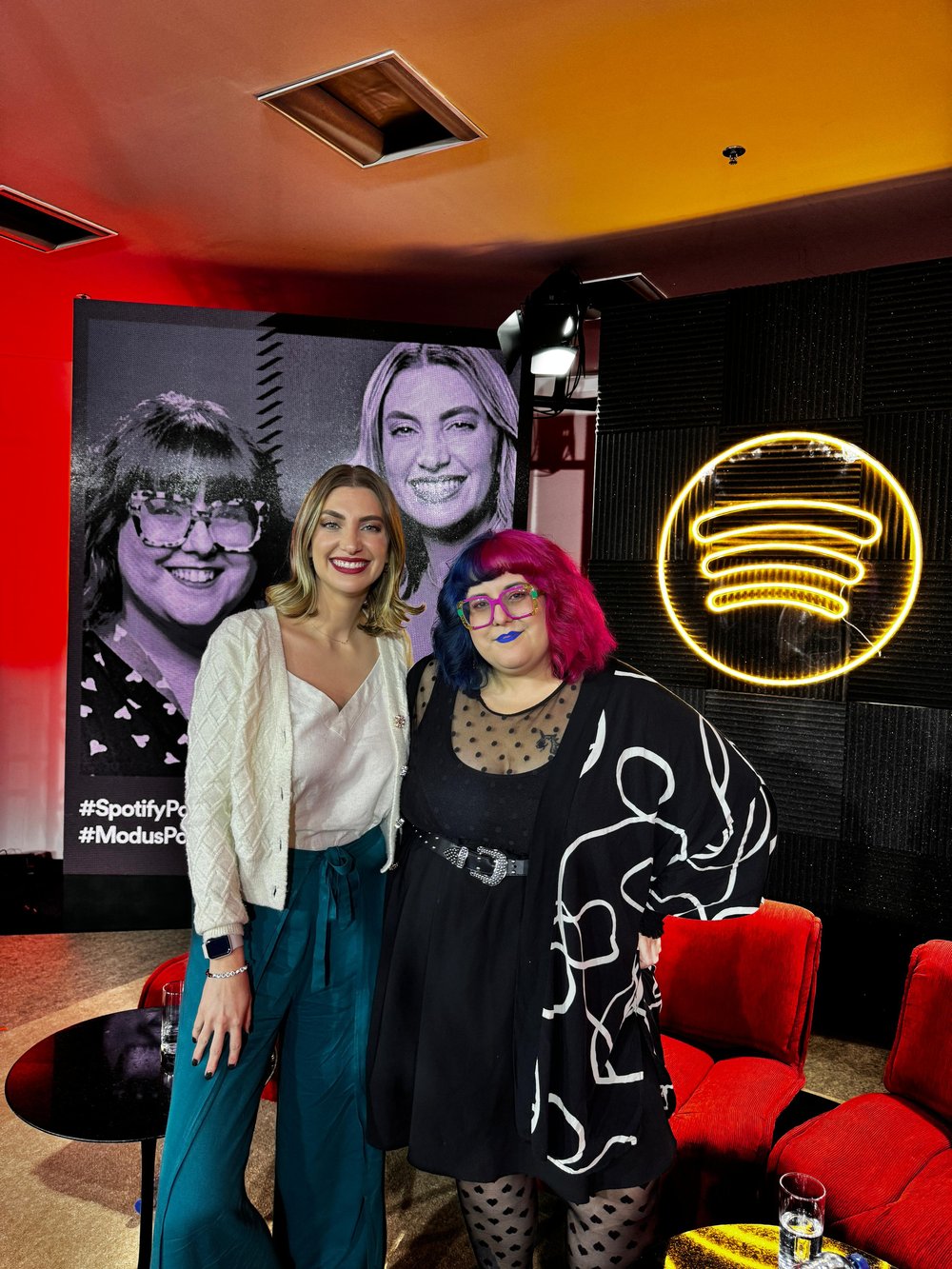 Carol e Mabê no Spotify Podcast Festival