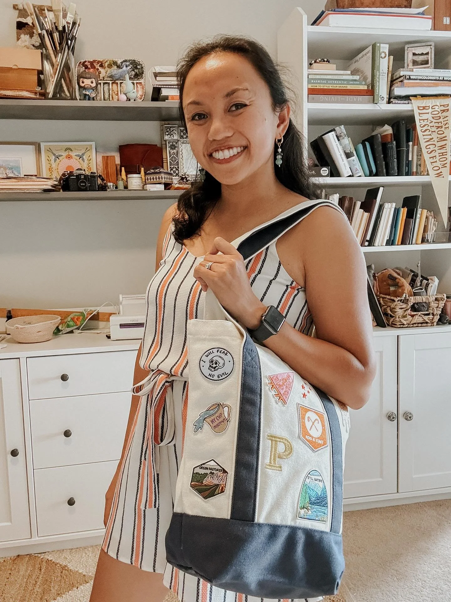 Today someone shared with me how she wore the Psalm 23 tote bag to school and how a colleague asked her about the bag. She then went on to explain how each of the patches correspond to a verse in Psalm 23. 

She explained to me how this person was ha