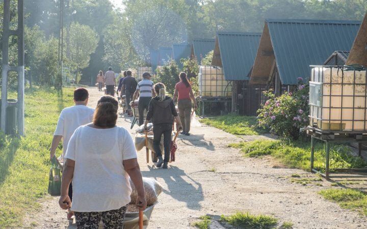 Smeura-workers-2-web-720x450.jpg