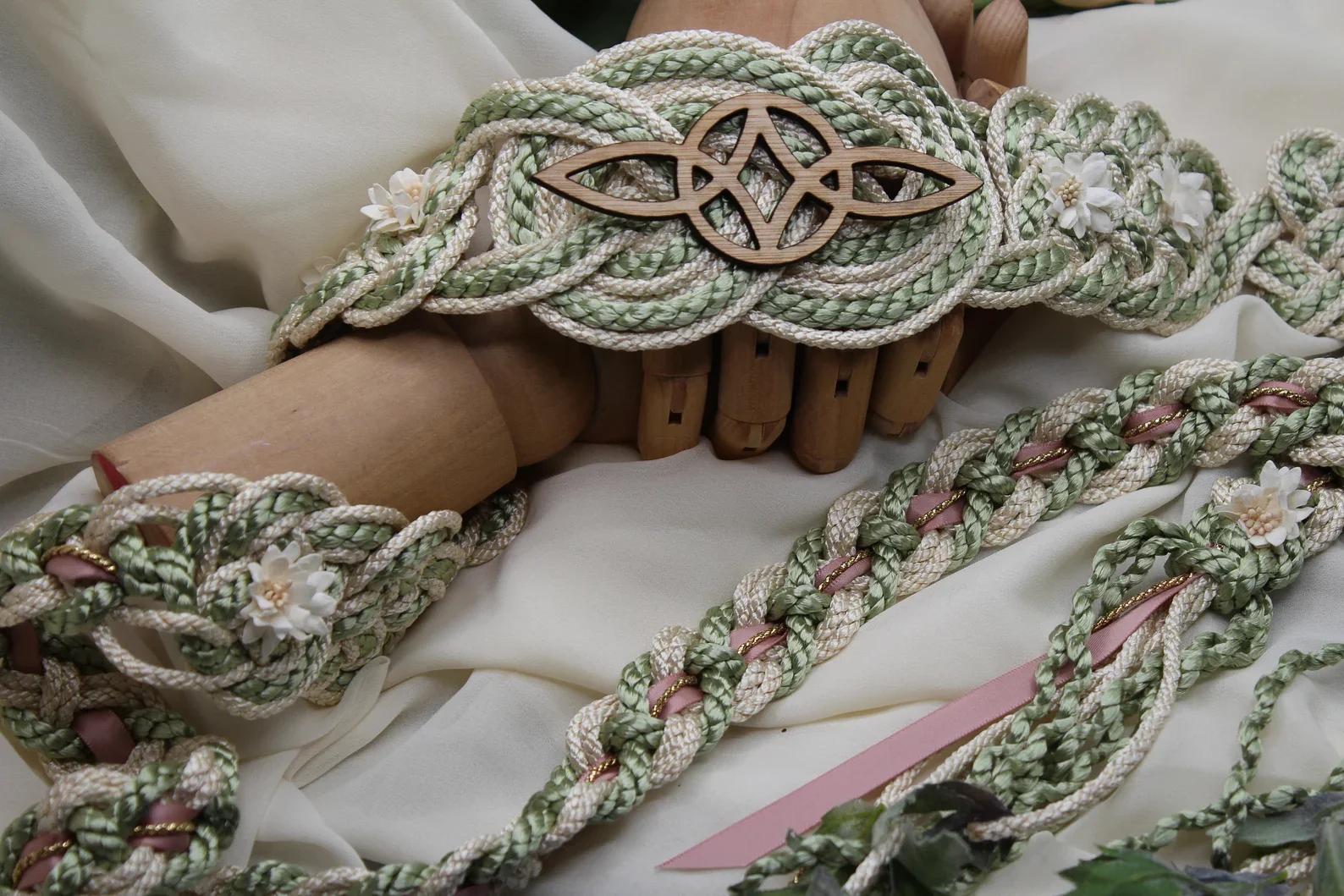 Hand fasting "tie the knott" 