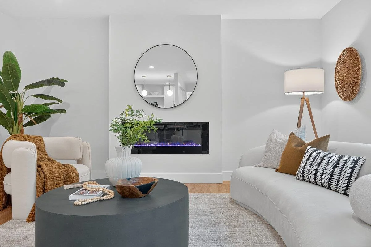 Elevating Holiday Listings: Subtle Staging for the Festive Season