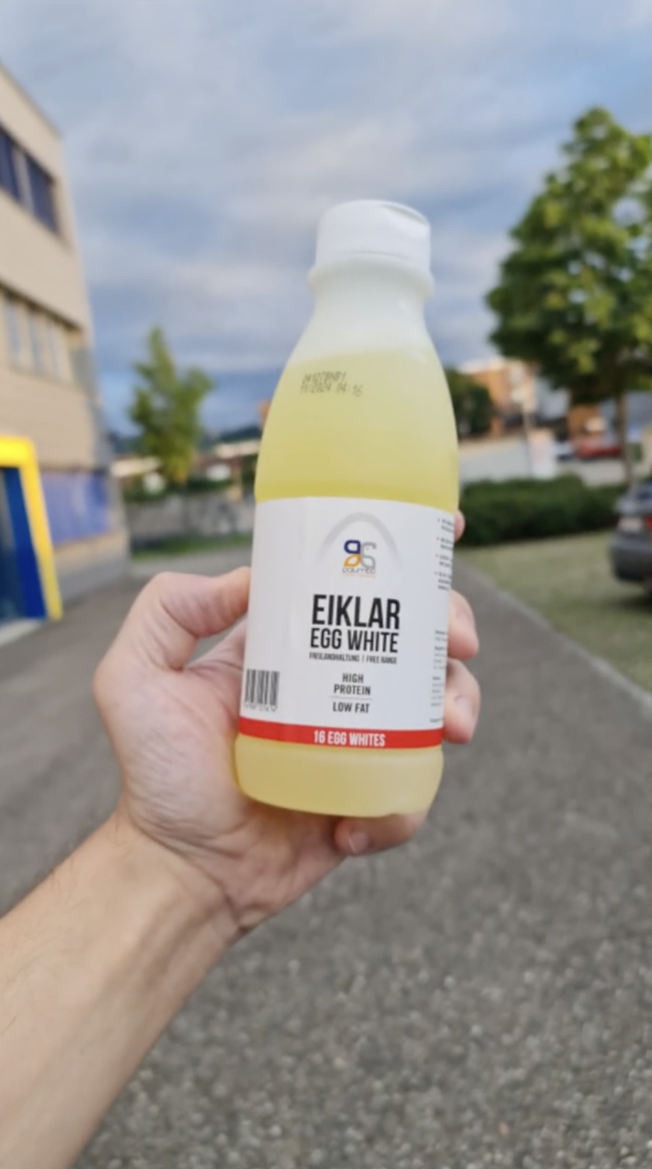 Eiklar 500Ml Bottle in Hand.png