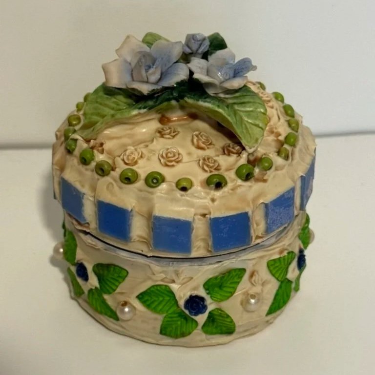 Blue Garden
trinket box