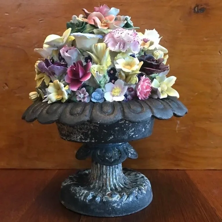 Floral Bouquet
urn