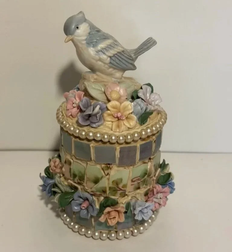Gray Bird in Garden
sugar bowl