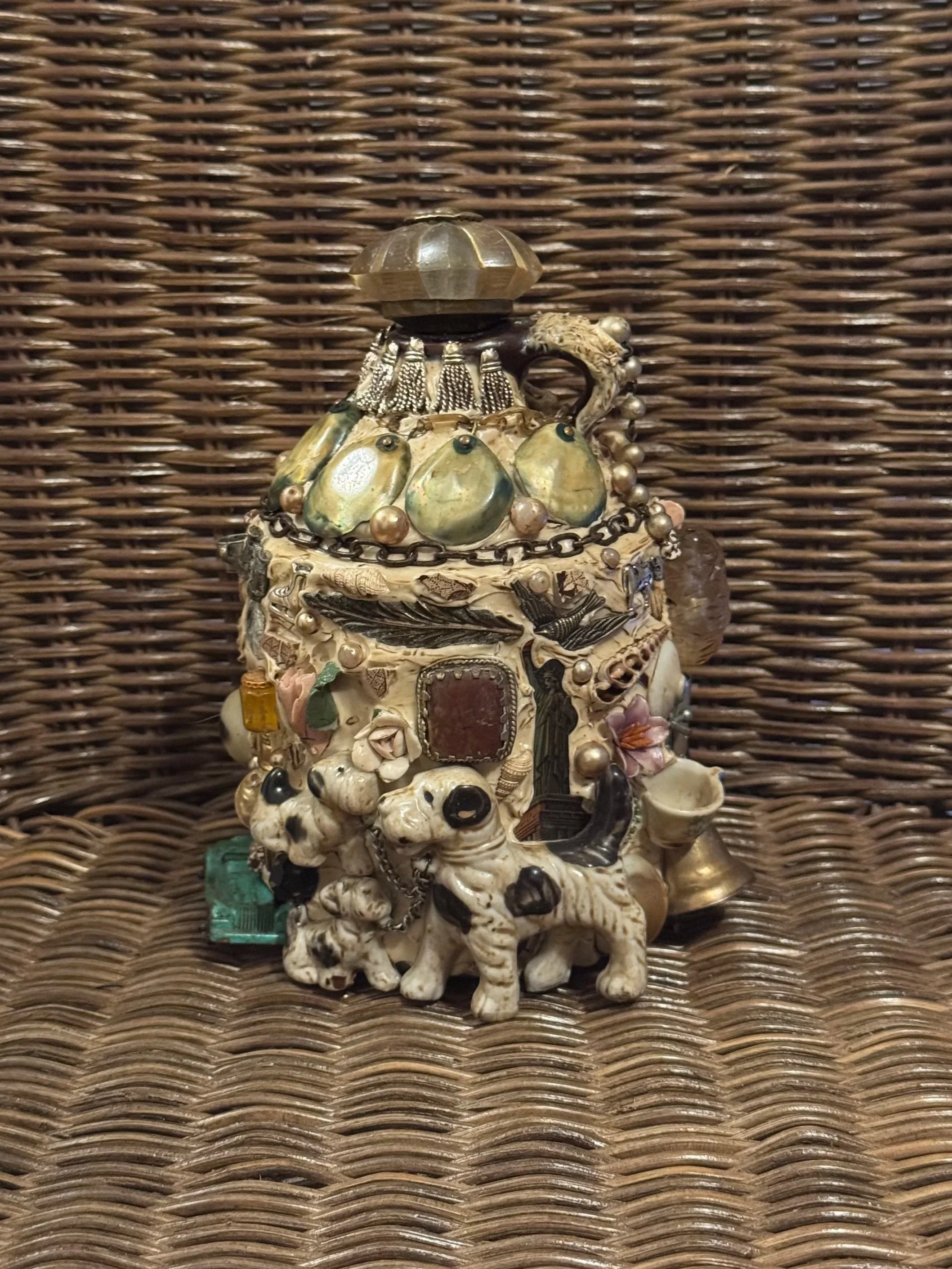 Glass Topped
memory jug
5.5x6.75