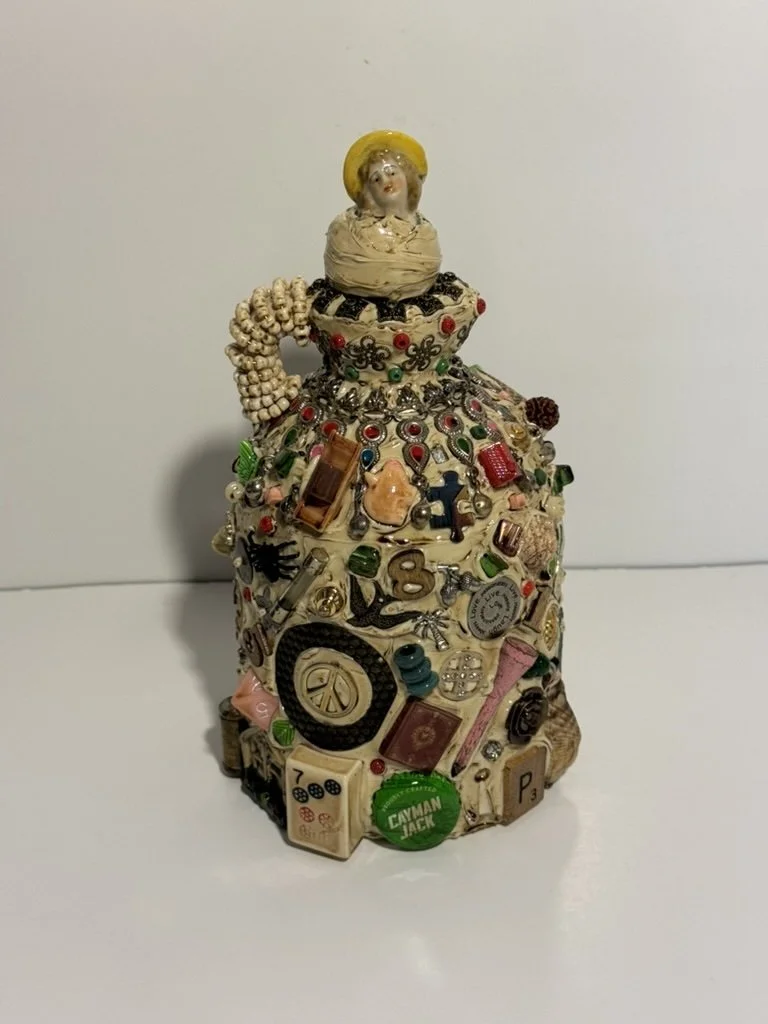 Lady’s Memories
memory jug
6.25 x 4.25